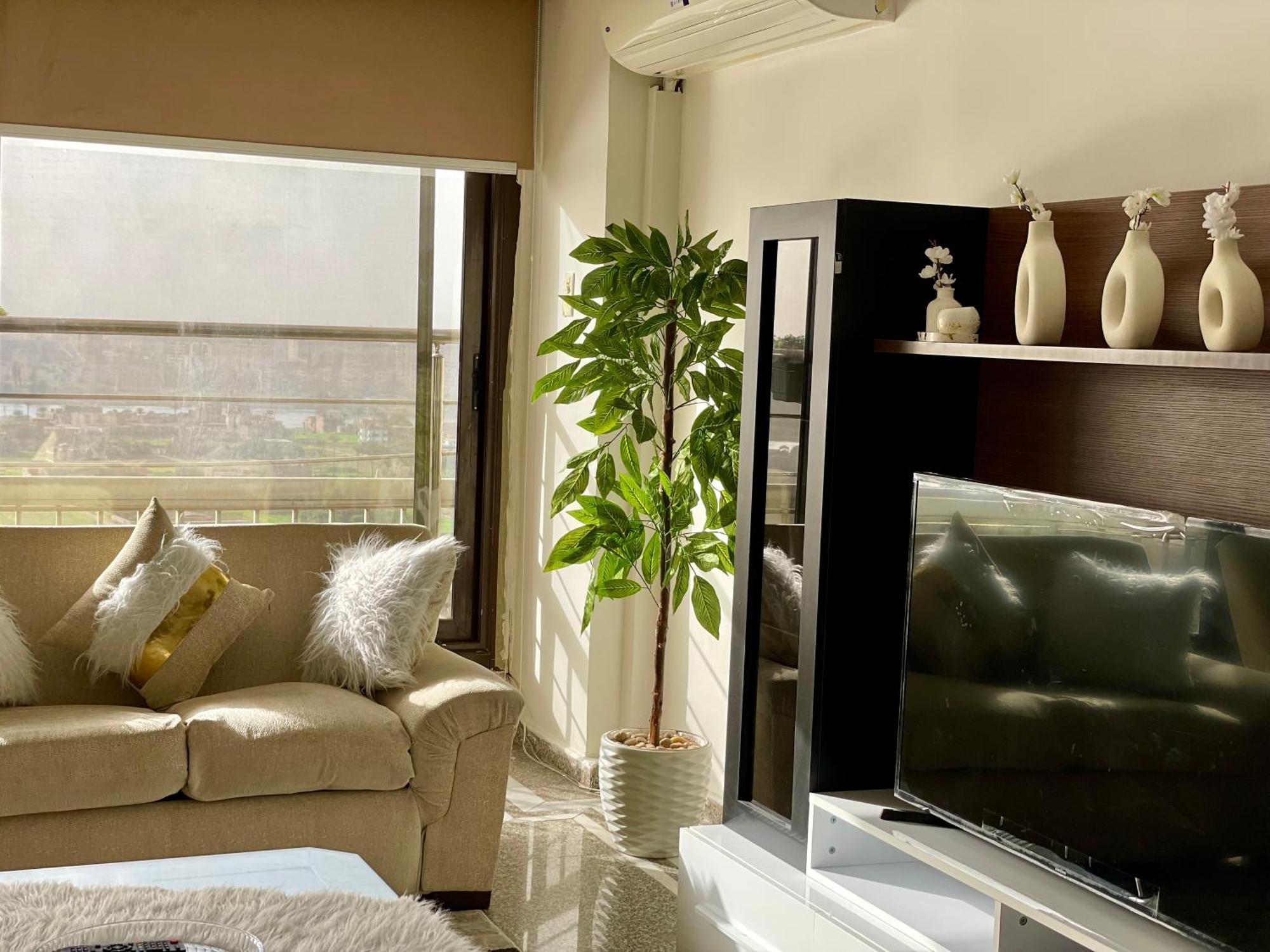 2 Bdrs Nile View Cairo